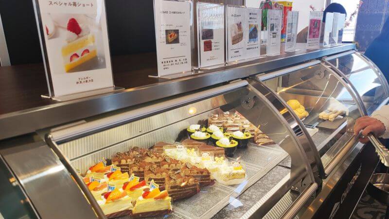 ランチバイキングのケーキ