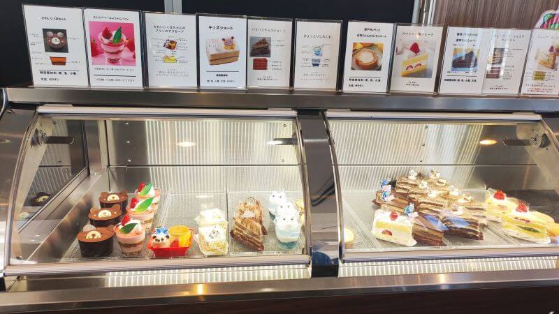 ランチバイキングのケーキ