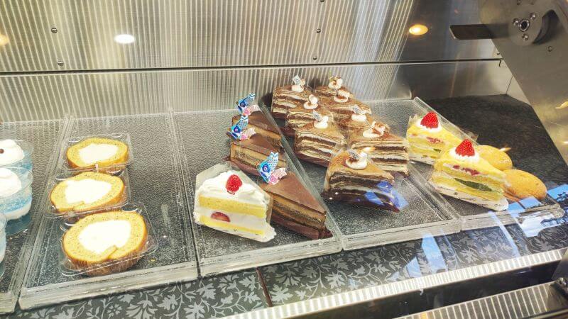 ランチバイキングのケーキ