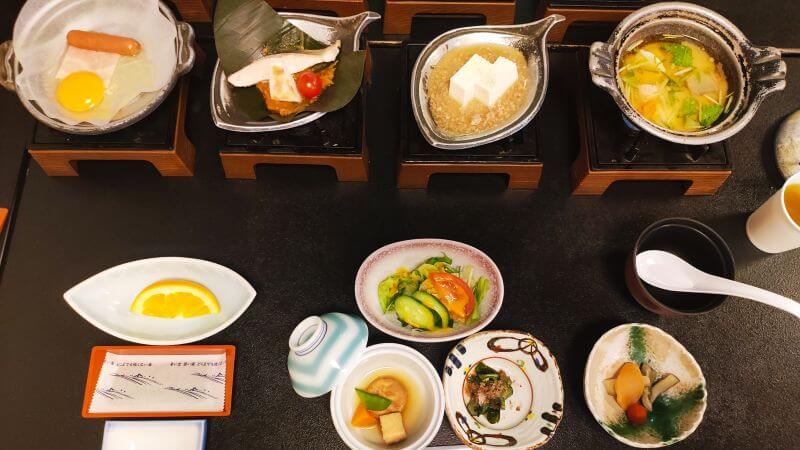 朝食