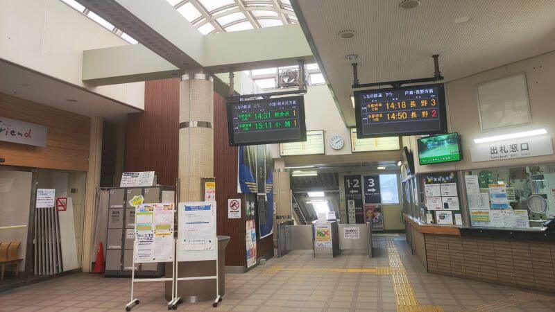 しなの鉄道上田駅の改札口