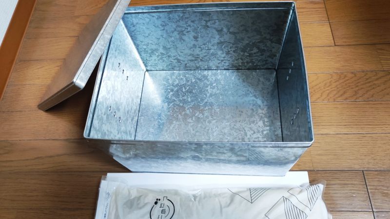無印良品のトタンボックスと5㎏のお米