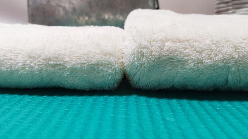 タオル研究所の24番フェイスタオル、ピュアホワイト、洗濯前と後の膨らみ方比較