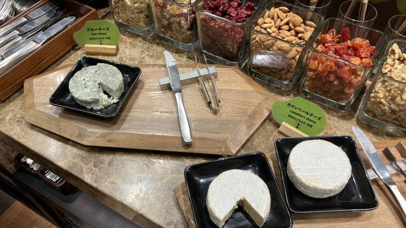 センチュリーマリーナ函館の朝食「チーズとナッツ・ドライフルーツ」