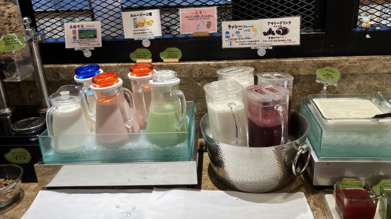 センチュリーマリーナ函館の朝食「スムージー・函館牛乳・ラッシー・アサイードリンク」