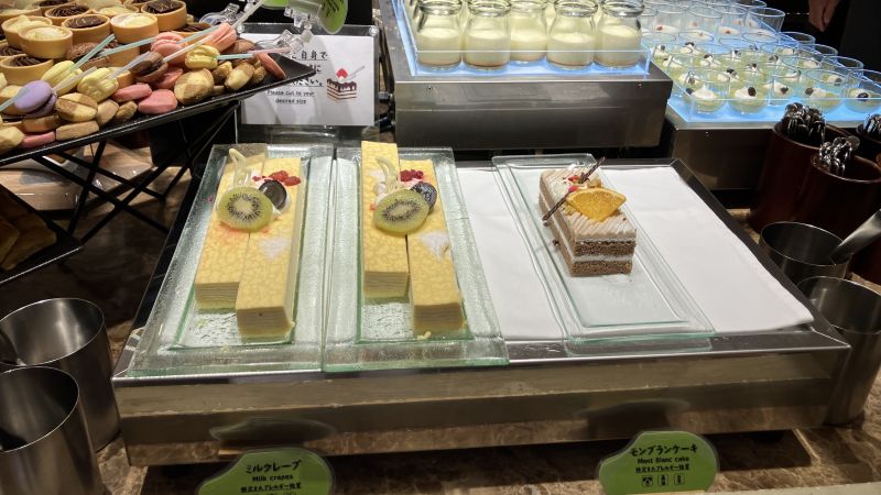 センチュリーマリーナ函館の朝食「ミルクレープとモンブランケーキ」