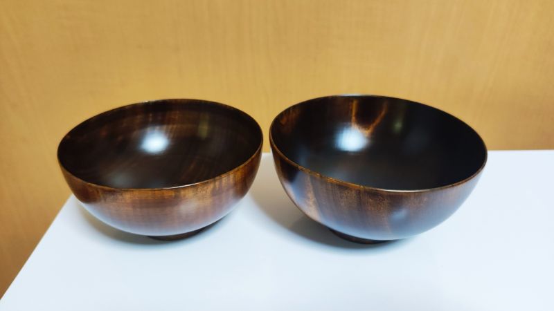 修理して蘇った栃の木のお椀2つ