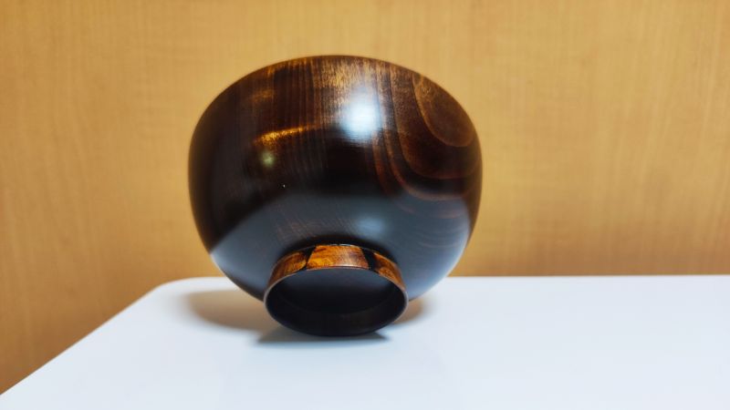 高台を修理して蘇った栃の木のお椀