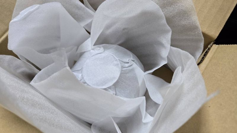 修理されたお椀が届き、まだ包まれている状態