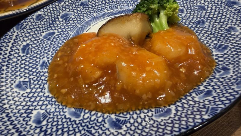 函館国際ホテルアゼリアの「海老と王様しいたけのチリソース」