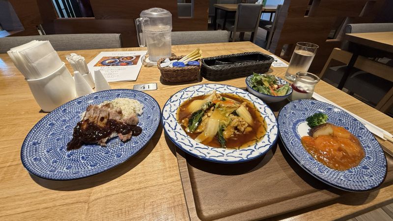 アゼリアのフュージョンベストランチ（エビチリ・あんかけ焼きそば・ステーキピラフ）